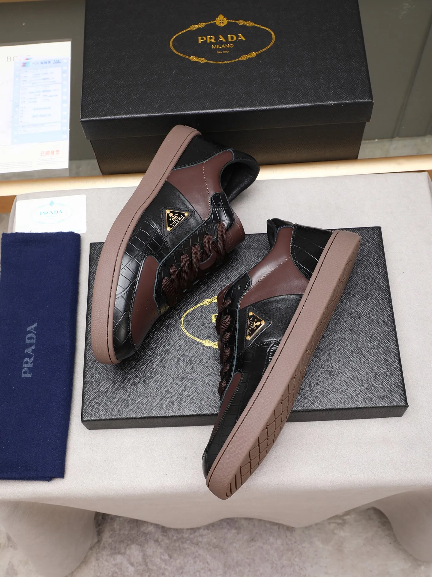 Men's shoes💰420💰 Brand: PRADA (Prada) Standard code: Men's code 38–44 (45 can be customized) Material: Original cowhide, breathable sheep lining Special outsole Style category: Men's fashionable casual sneakers Low-key luxury! Color: actual picture color